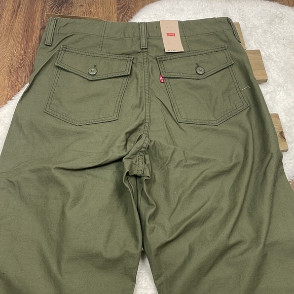 Levi's NWT Ribcage Utility Pants In Khaki Green - Picture 7 of 8
